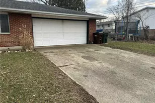 304 Sunset Dr, New Carlisle, OH 45344 - Photo 2