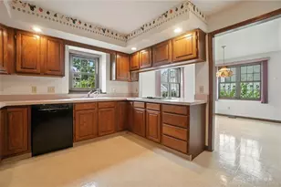 6821 Tifton Green Trail, Dayton, OH 45459 - Photo 16