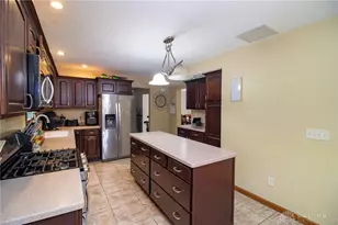 2240 Seneca Dr, Troy, OH 45373 - Photo 10