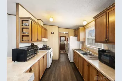141 N Xenia Drive, Enon Vlg, OH 45323 - Photo 8