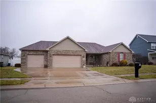 3220 Cherokee Dr, Piqua, OH 45356 - Photo 2