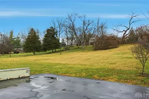 489 Jenny Ln, Centerville, OH 45459 - Photo 4