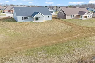 2650 Pleasant View Dr, Troy, OH 45373 - Photo 4