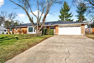 371 W David Rd, Dayton, OH 45429 - Photo 2