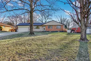 208 Glenview Dr, Beavercreek, OH 45440 - Photo 1