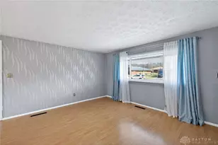 4935 Cordell Dr, Dayton, OH 45439 - Photo 4