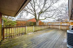 4300 Lambeth Dr, Dayton, OH 45424 - Photo 32