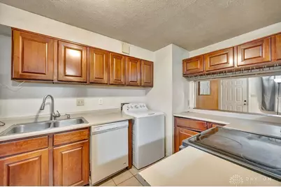 4300 Lambeth Drive, Dayton, OH 45424 - Photo 8