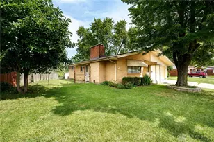 1629 Beaver Creek Ln, Kettering, OH 45429 - Photo 2