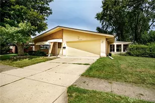 1629 Beaver Creek Ln, Kettering, OH 45429 - Photo 4