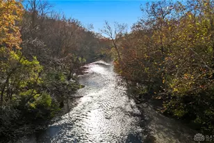 109 Castle Pines Ct, Beavercreek Twp, OH 45385 - Photo 8