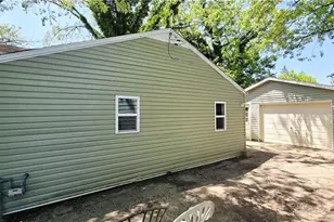 4725 W Hillcrest Ave, Dayton, OH 45406 - Photo 2