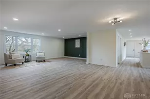 224 Prague Ct, Dayton, OH 45458 - Photo 2