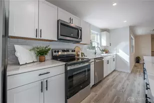 224 Prague Ct, Dayton, OH 45458 - Photo 12