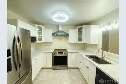 565 Pine Needles Drive, Dayton, OH 45458 - Photo 2