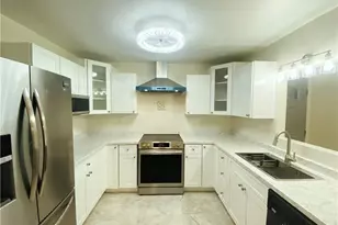 565 Pine Needles Dr, Dayton, OH 45458 - Photo 2