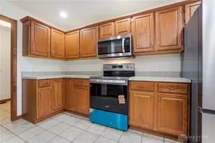 9048 Bedford Ct, Clear Creek Township, OH 45458 - Photo 10