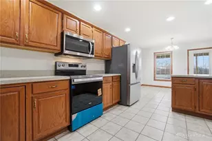 9048 Bedford Ct, Clear Creek Township, OH 45458 - Photo 12