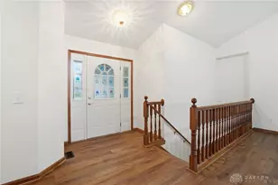 9048 Bedford Ct, Clear Creek Township, OH 45458 - Photo 4