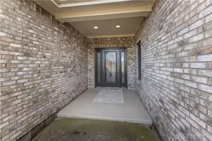 1426 B Paul Revere Way, Troy, OH 45373 - Photo 2