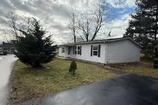 385 Grant St, Harveysburg, OH 45032 - Photo 2