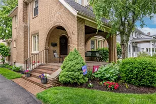 54 Beverly Pl, Oakwood, OH 45419 - Photo 2