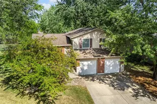 2389 Windsor Village Dr, Miamisburg, OH 45342 - Photo 2