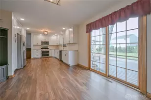 255 S Bird Rd, Springfield, OH 45505 - Photo 8