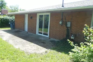 7999 Blackshear Dr, Dayton, OH 45424 - Photo 2