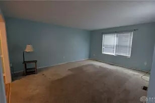 7809 Capitol Hill Ln, Dayton, OH 45459 - Photo 4