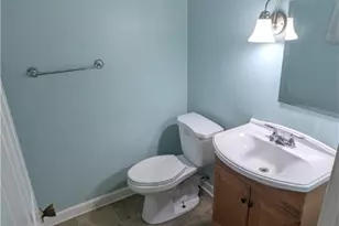 7809 Capitol Hill Ln, Dayton, OH 45459 - Photo 6