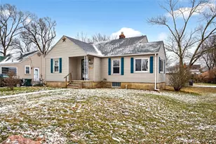 2000 Neva Dr, Dayton, OH 45414 - Photo 2