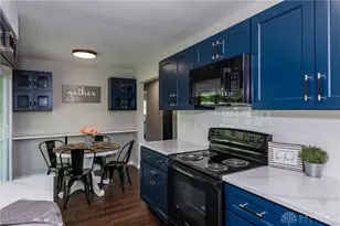 3976 Graham Dr, Beavercreek, OH 45431 - Photo 10