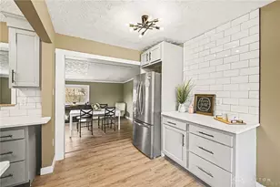 1947 Forestdale Ave, Beavercreek, OH 45432 - Photo 8