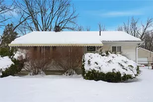 2251 Vale Dr, Dayton, OH 45420 - Photo 1