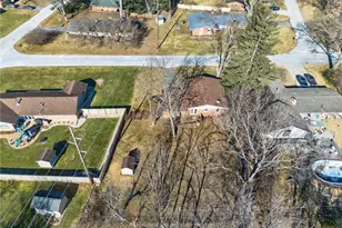 2434 Barnett Dr, Bellbrook, OH 45305 - Photo 6