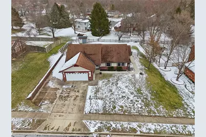 833 Savin Hill Court, Fairborn, OH 45324 - Photo 2