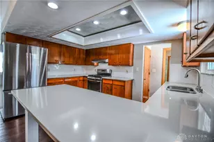 4048 Locustwood Dr, Dayton, OH 45429 - Photo 8