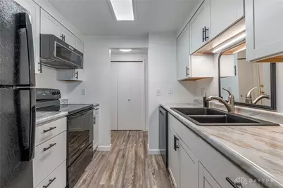 1118 Eagle Feather Circle #D, Dayton, OH 45449 - Photo 6