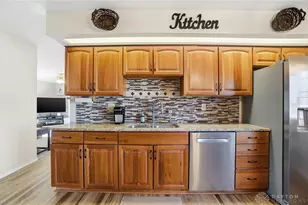 2036 Meadowside Ln, Washington Twp, OH 45458 - Photo 10