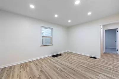 3708 Zinsle Avenue, Cincinnati, OH 45213 - Photo 2