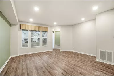 2002 Commons Circle, Batavia, OH 45103 - Photo 12