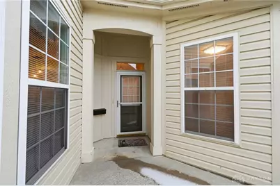 2002 Commons Circle, Batavia, OH 45103 - Photo 6