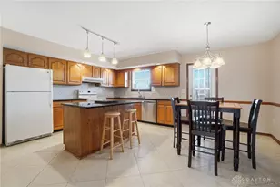 205 Elmwood Pl, Dayton, OH 45440 - Photo 4