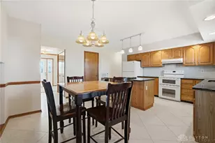 205 Elmwood Pl, Dayton, OH 45440 - Photo 16