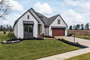 4193 Sweetbay Dr, Sugarcreek Twp, OH 45440 - Photo 2