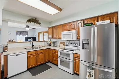 1210 Charleston Court, Troy, OH 45373 - Photo 8