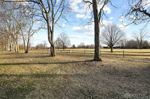 153 Village Trail Dr, Vandalia, OH 45377 - Photo 8