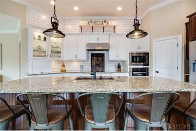 9369 Avingnon Way, Springboro, OH 45458 - Photo 18