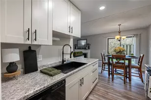 9750 Centerville Creek Ln, Washington Twp, OH 45458 - Photo 10